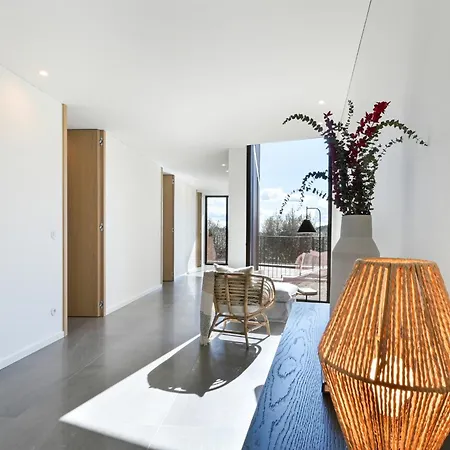 Quinta Leitao With 25m Pool & Gim By Se Appartement