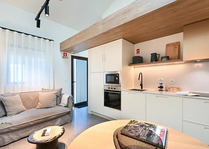 Quinta Leitao With 25m Pool & Gim By Se *