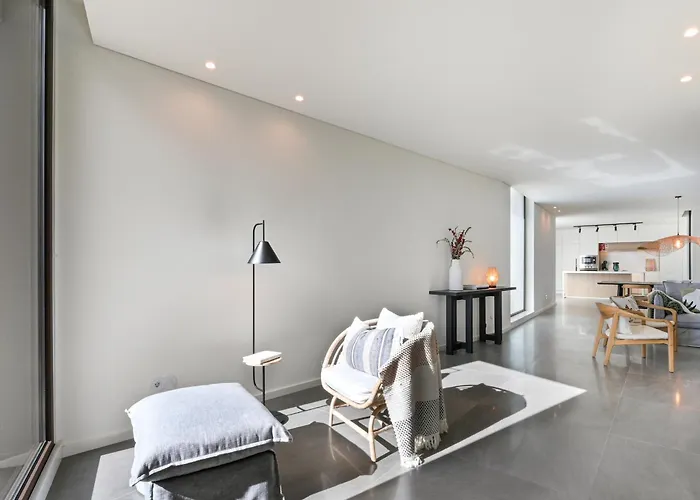 Quinta Leitao With 25m Pool & Gim By Se